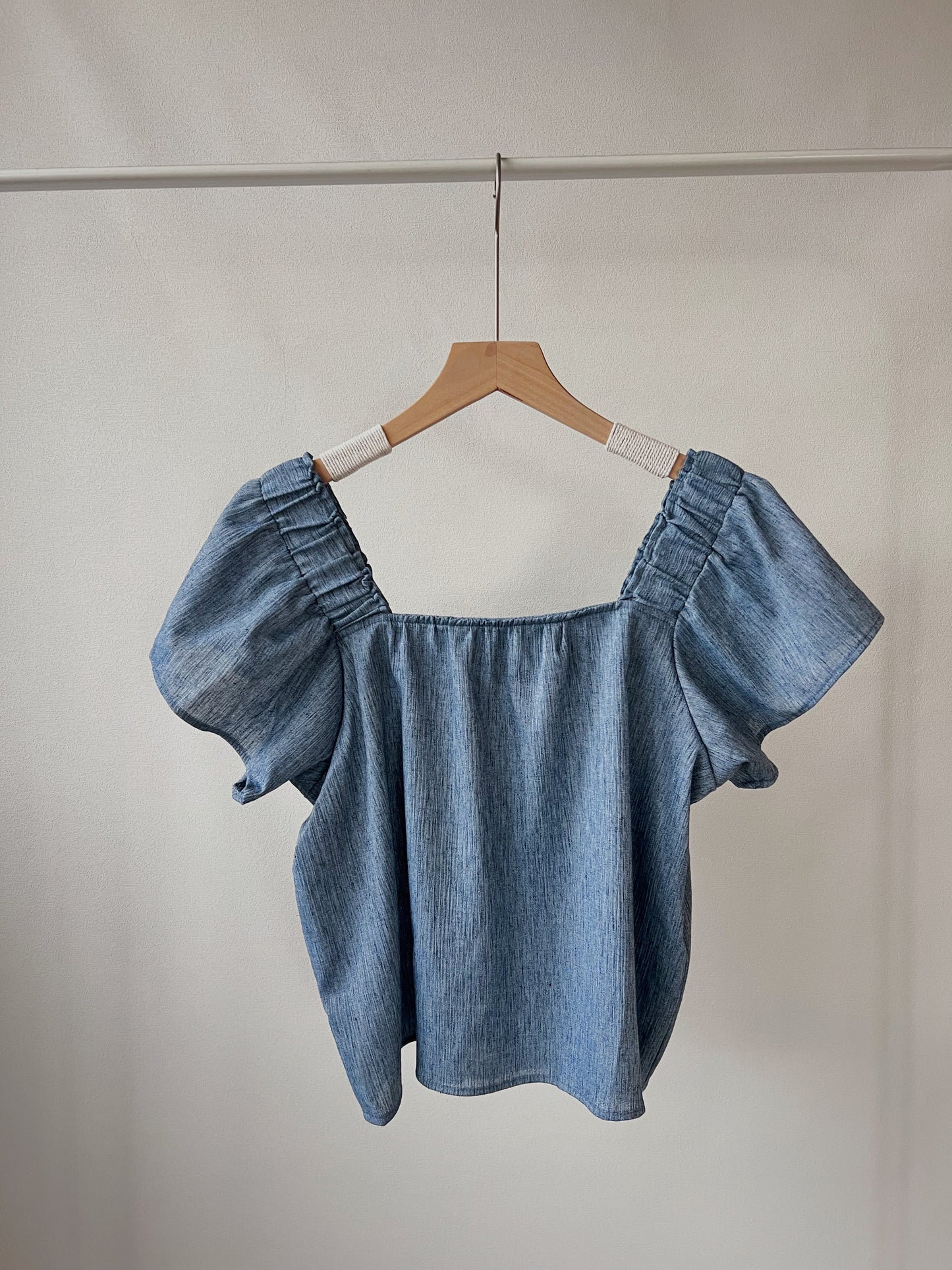 棉麻質方領ruffle top