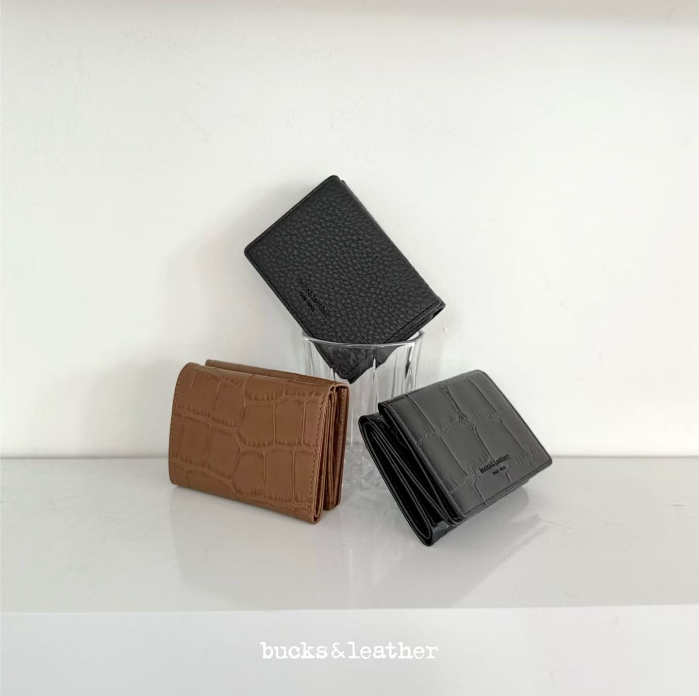 Tri-fold leather wallet