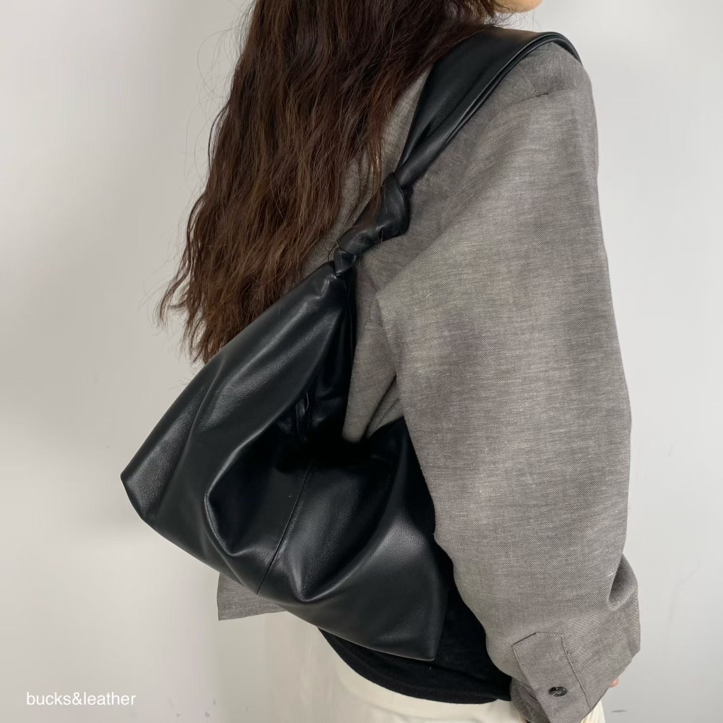 Knotted handle bag