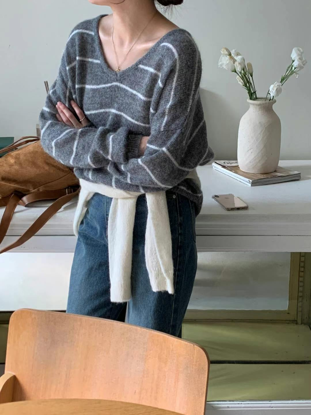 V領條紋羊毛針織上衣