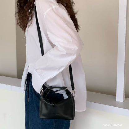 側孭手提雙鈕扣方型小包