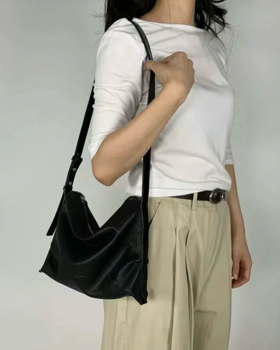 Lambskin shoulder bag (L)