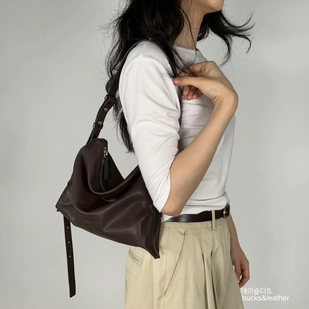 Lambskin shoulder bag (細款)
