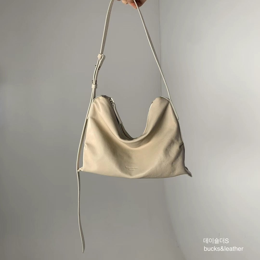 Lambskin shoulder bag (細款)