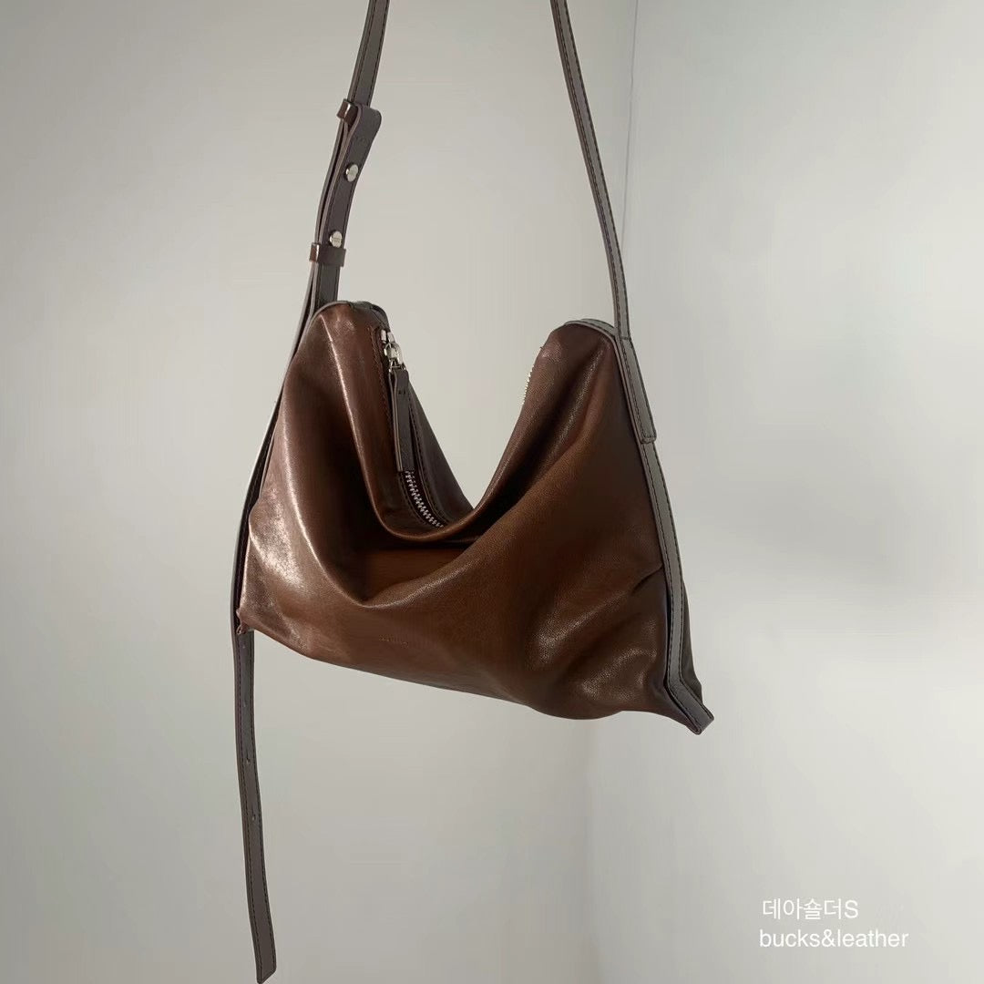 Lambskin shoulder bag (細款)
