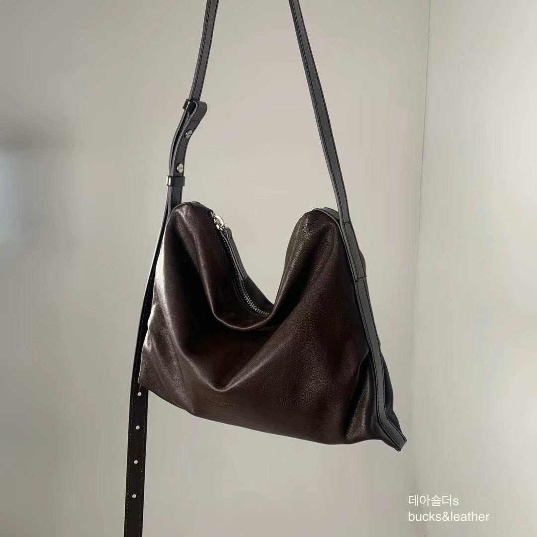 Lambskin shoulder bag (細款)